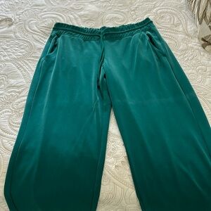 Athleta sea soft cropped pants